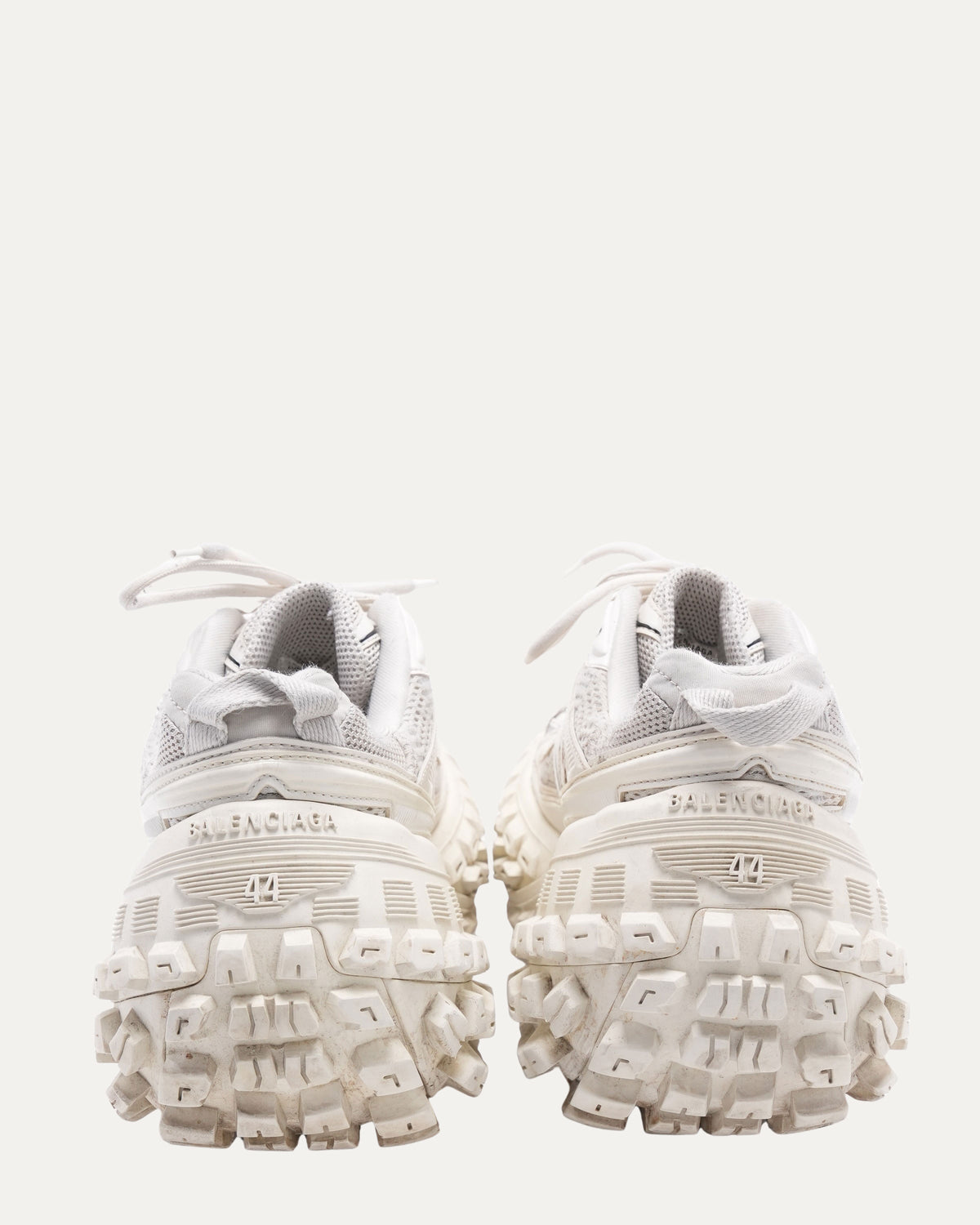 Defender Sneaker