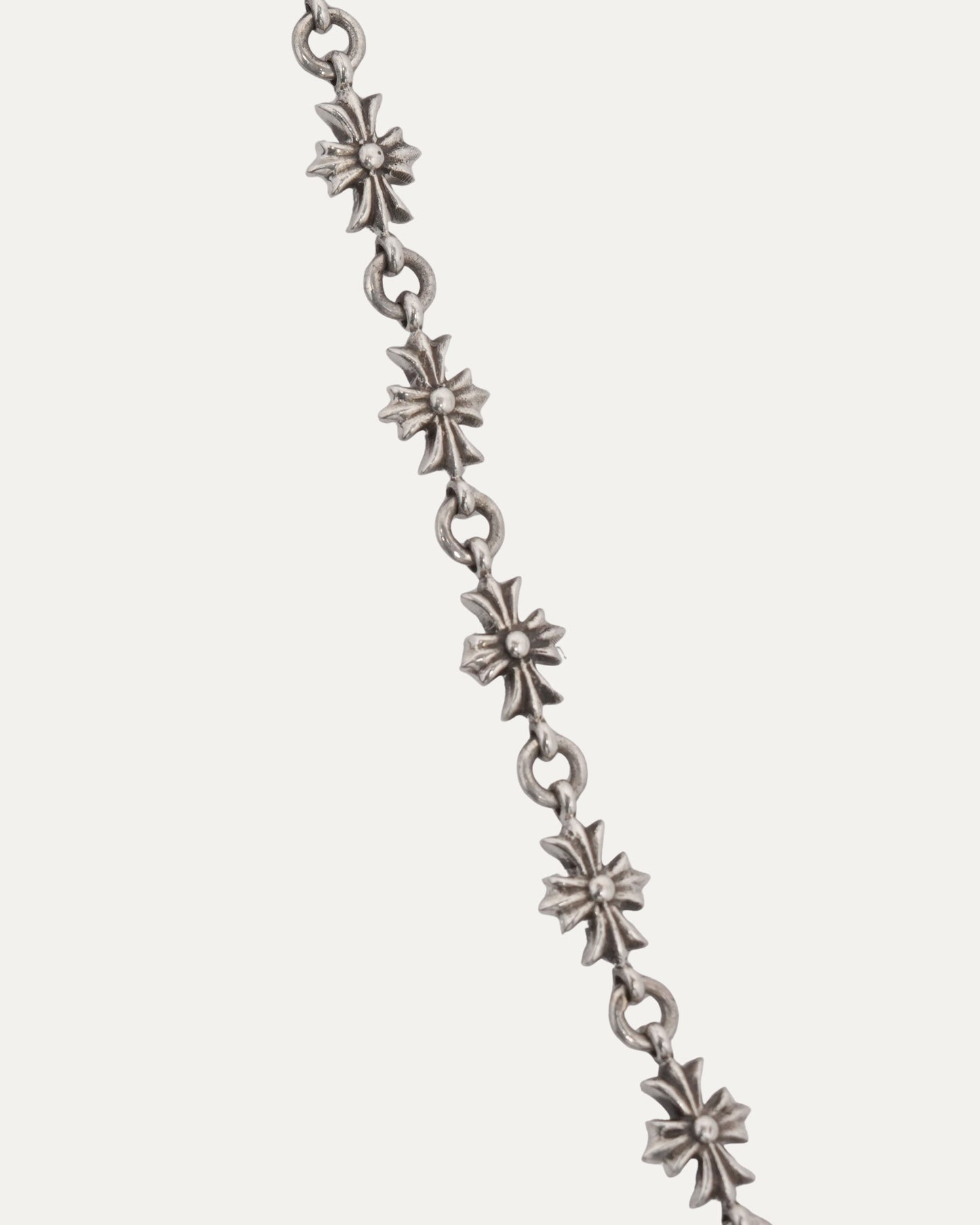 Tiny E Choke Chain Necklace