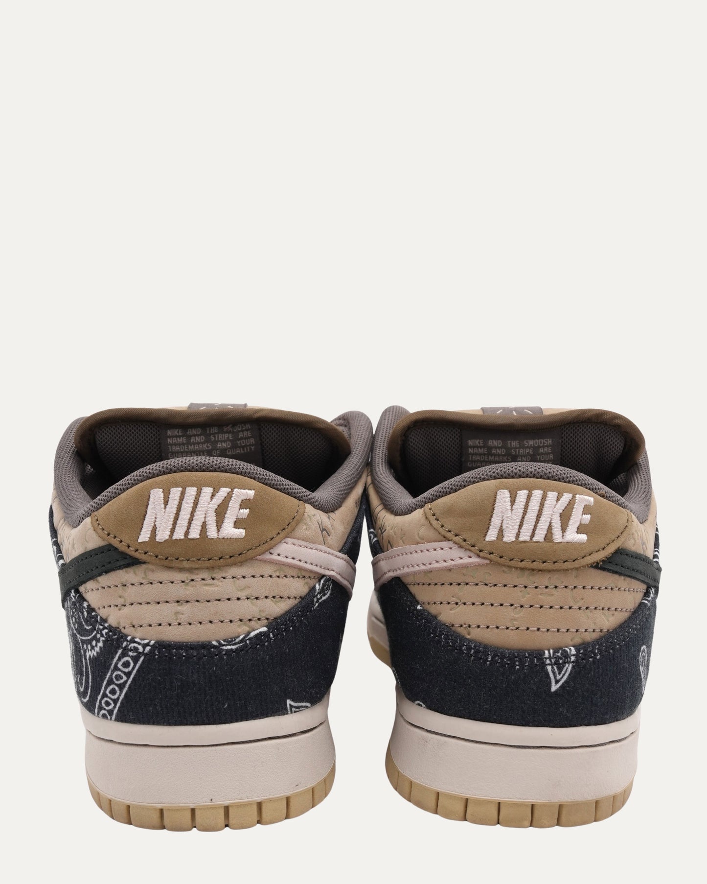SB Dunk Low Travis Scott