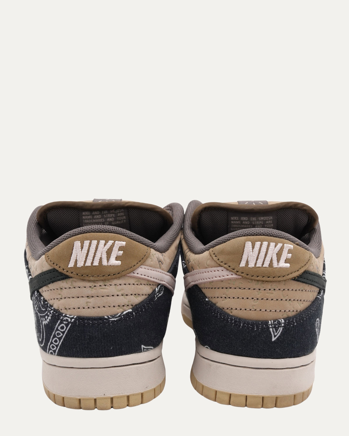 SB Dunk Low Travis Scott