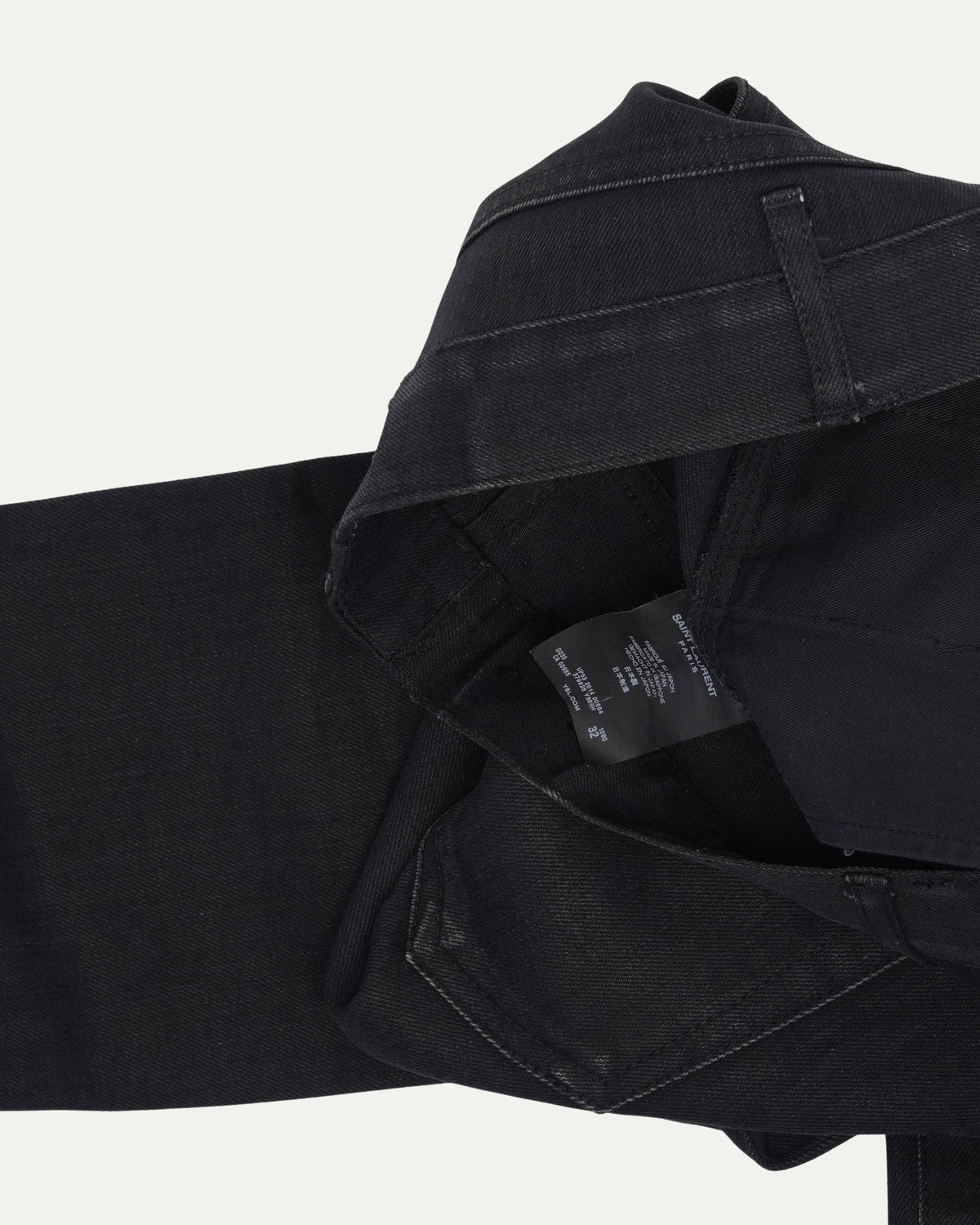 D02 Raw Hem Skinny Jeans