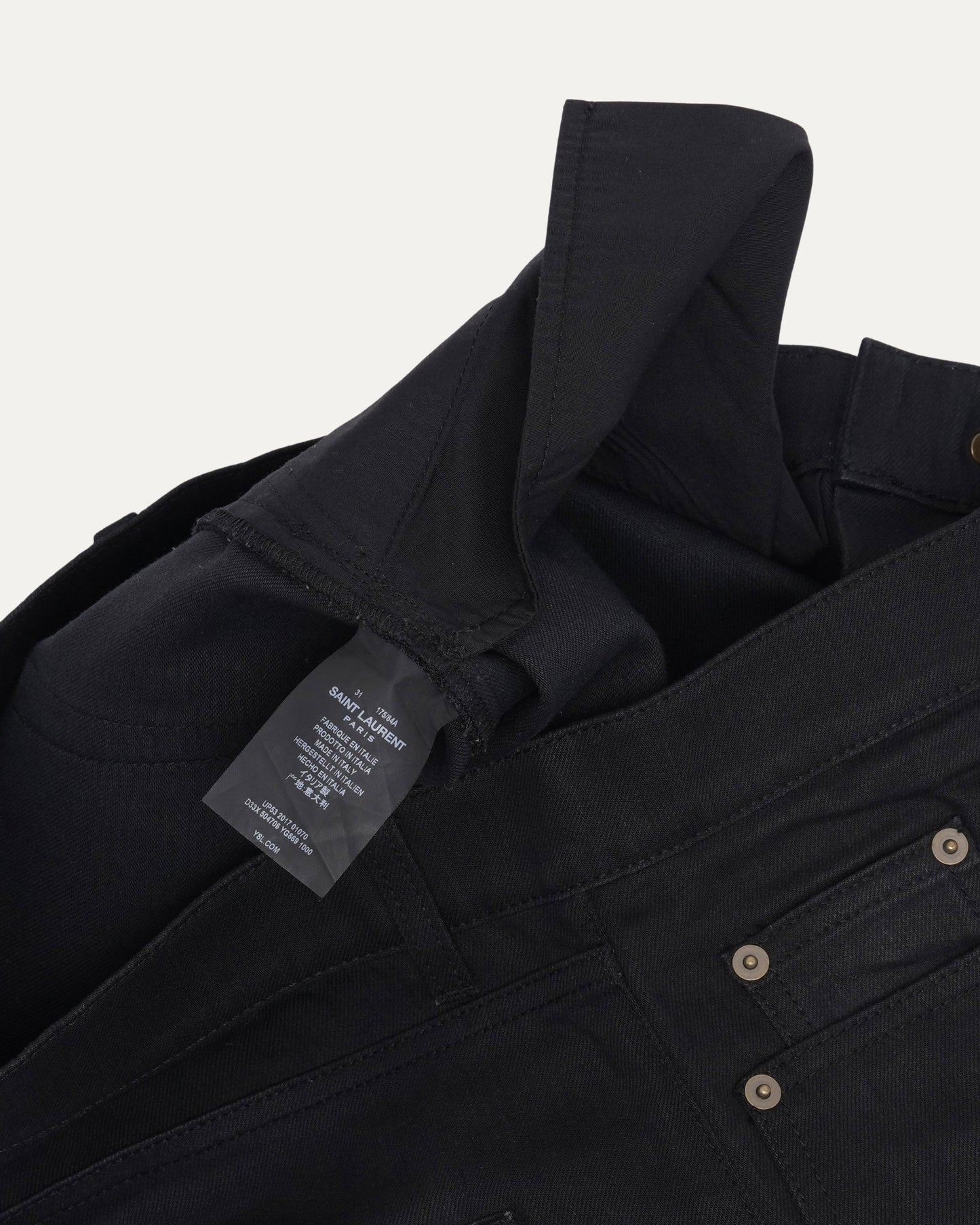 D02 Raw Hem Skinny Jeans