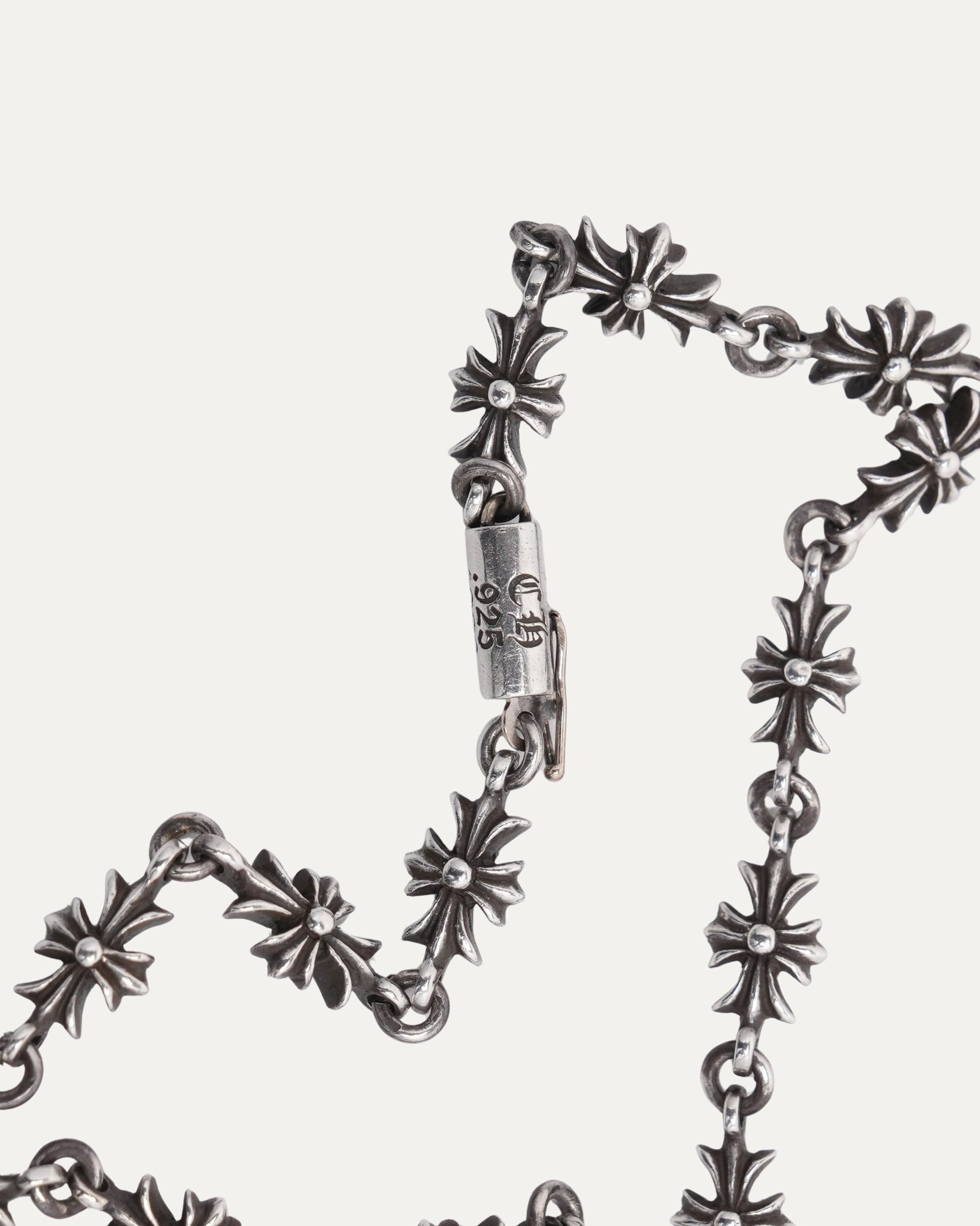 アクセサリー CHROME HEARTS Chrome Hearts Pink Sapphire Filigree Cross on Tiny E Chain