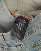 Distressed D02 Jeans