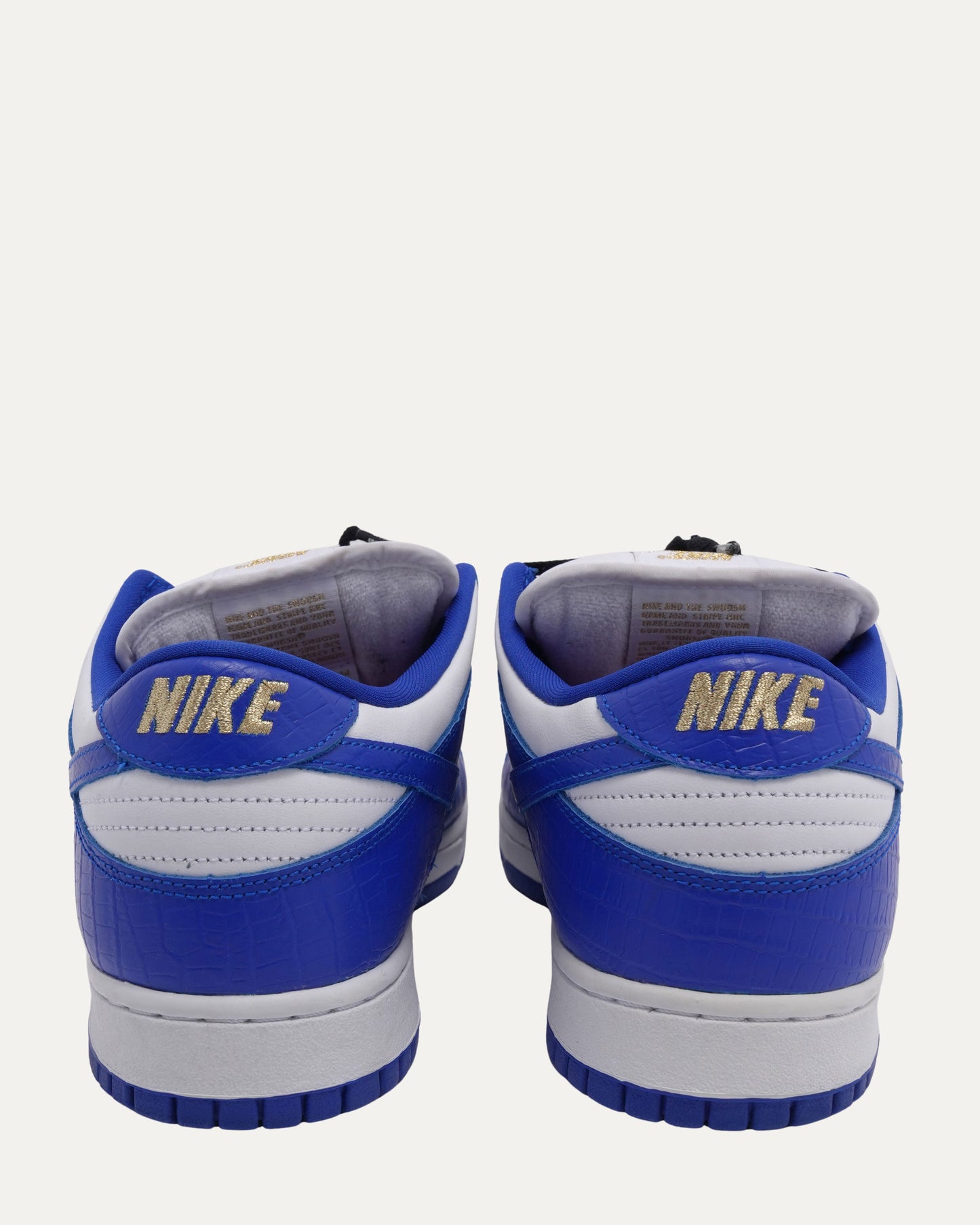 SB Dunk Low Supreme Stars