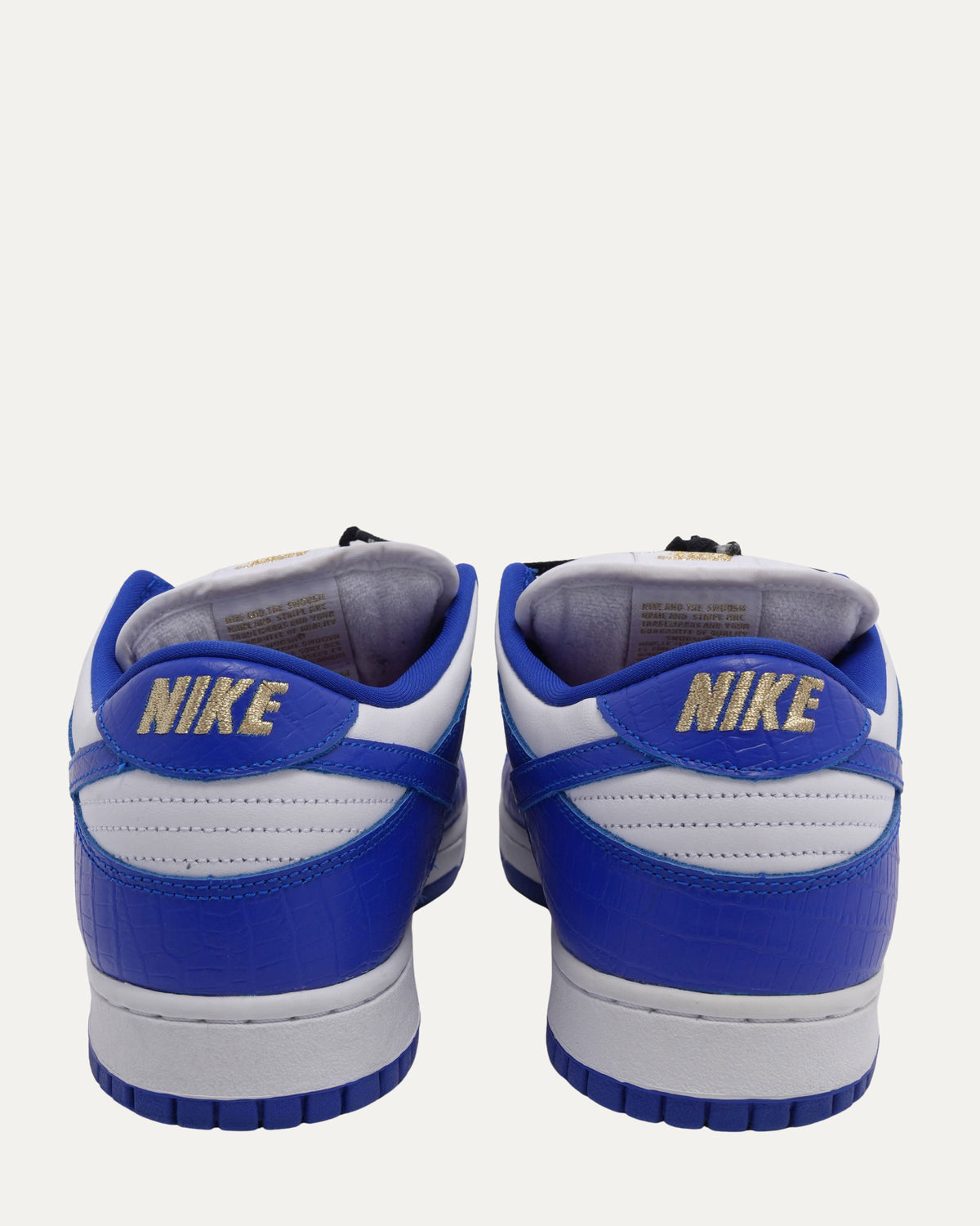 SB Dunk Low Supreme Stars