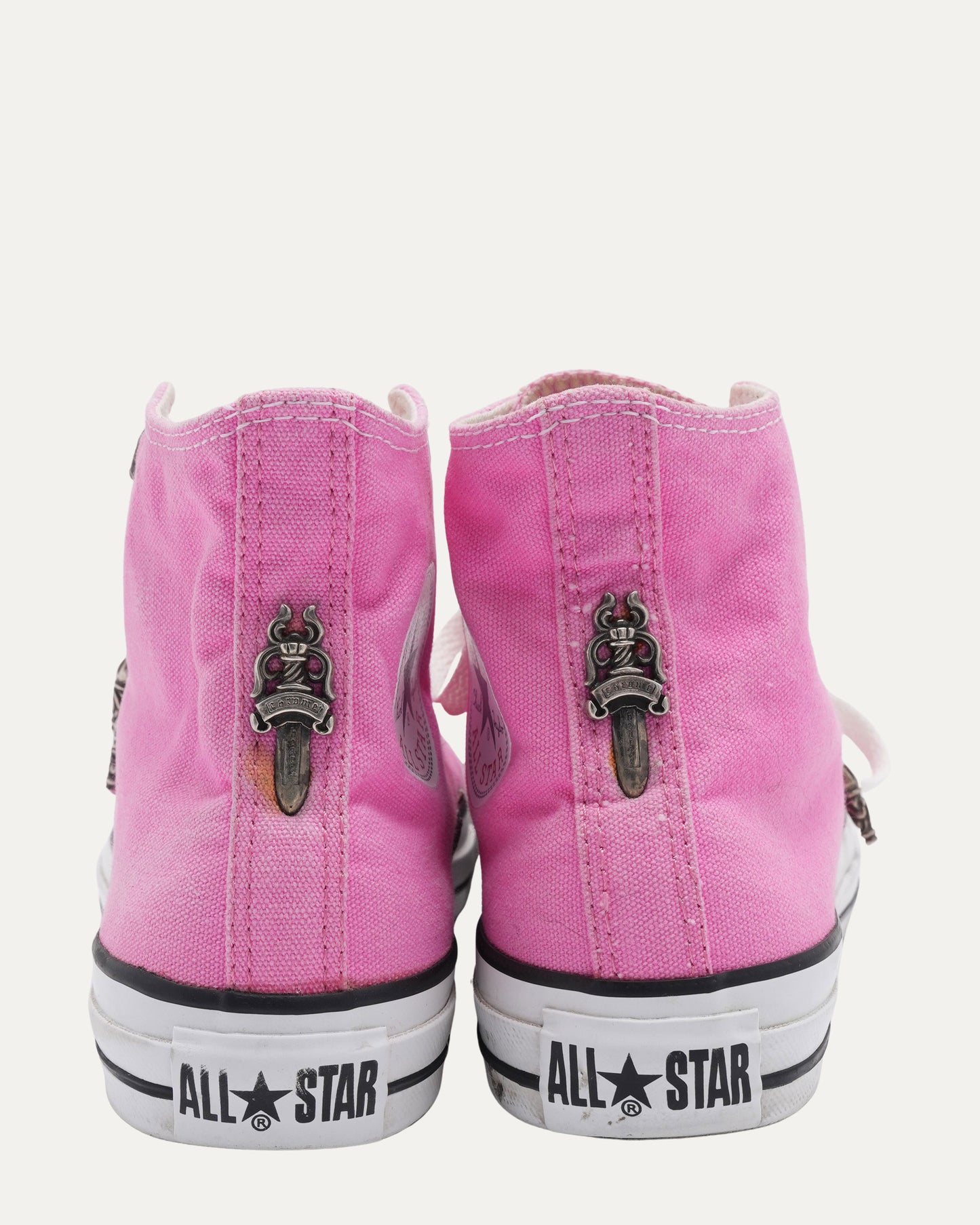 Star Patch Converse Chuck Taylor Sneakers