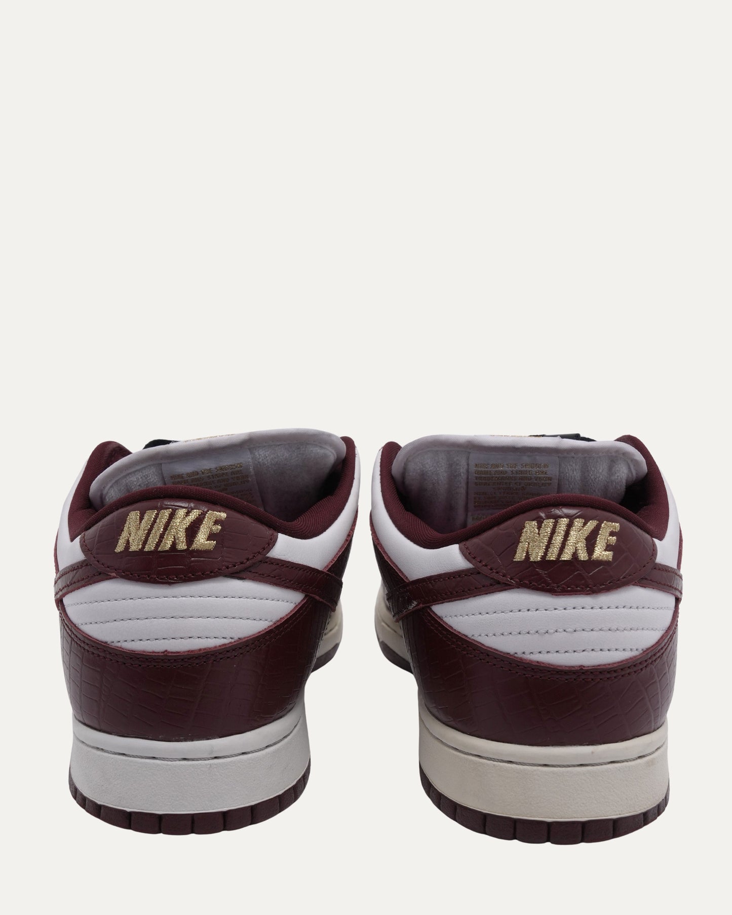 SB Dunk Low Supreme Stars