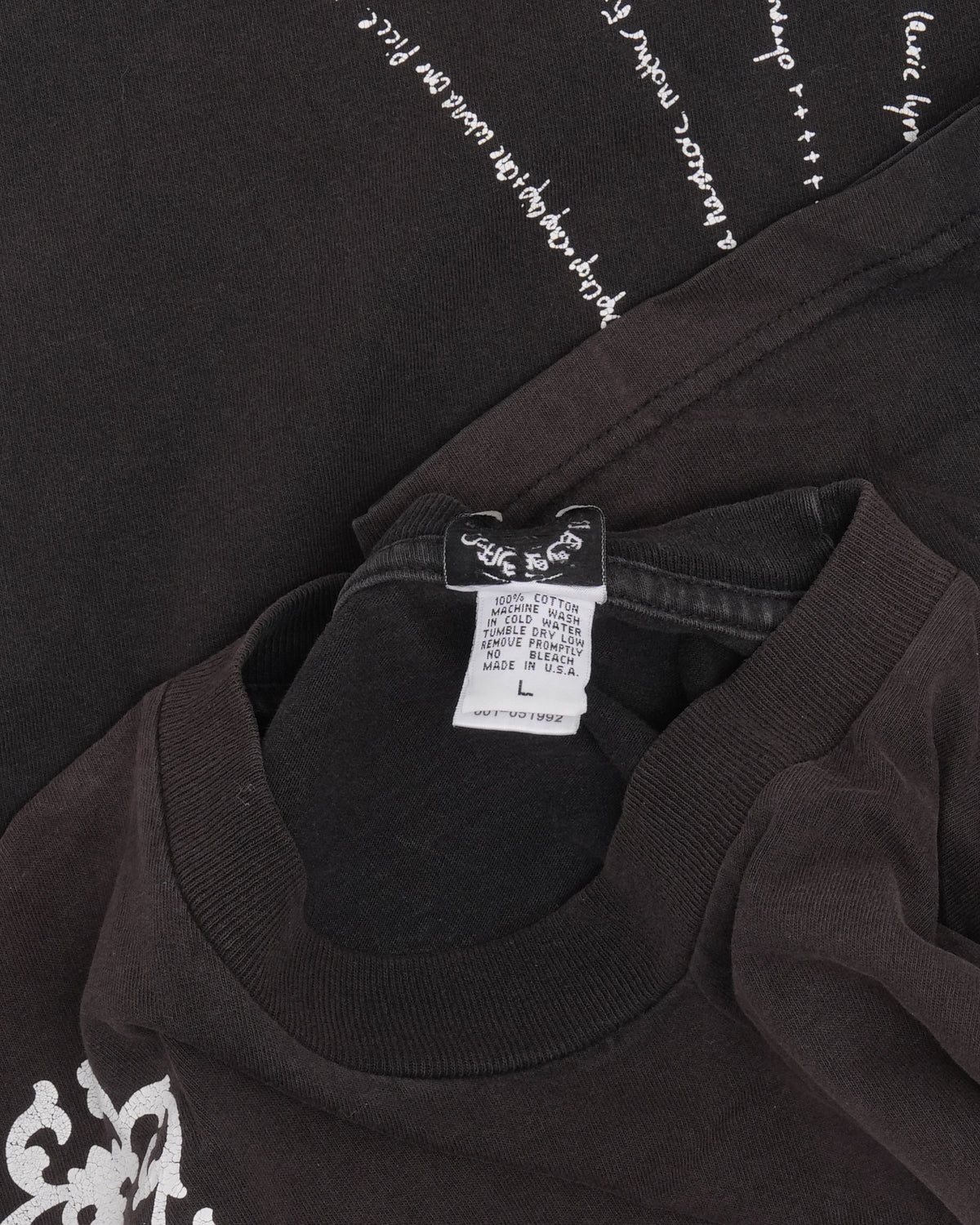Vintage Multi Dagger Poem Cross Pocket T-Shirt