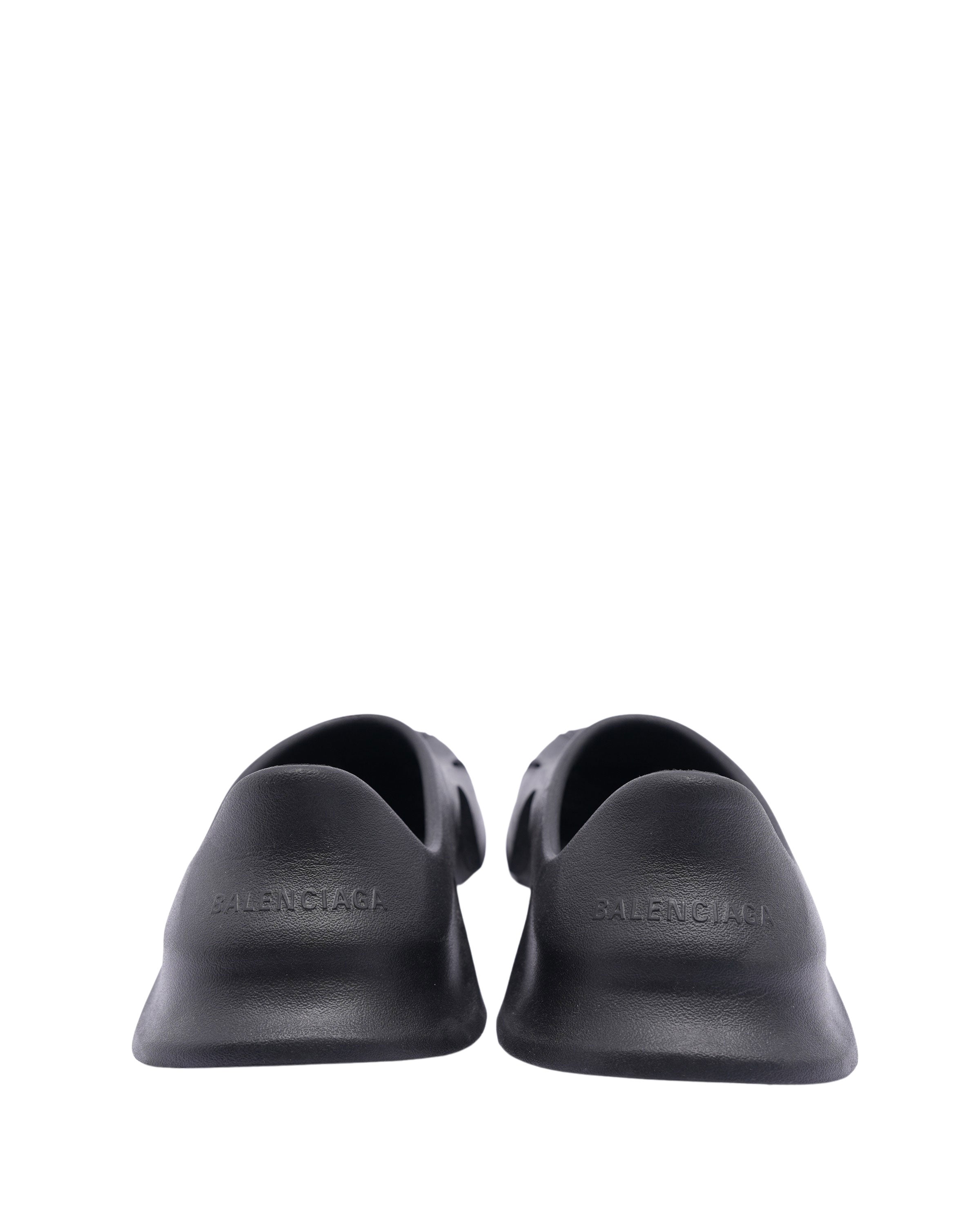 Mold Closed Slip On Sandal