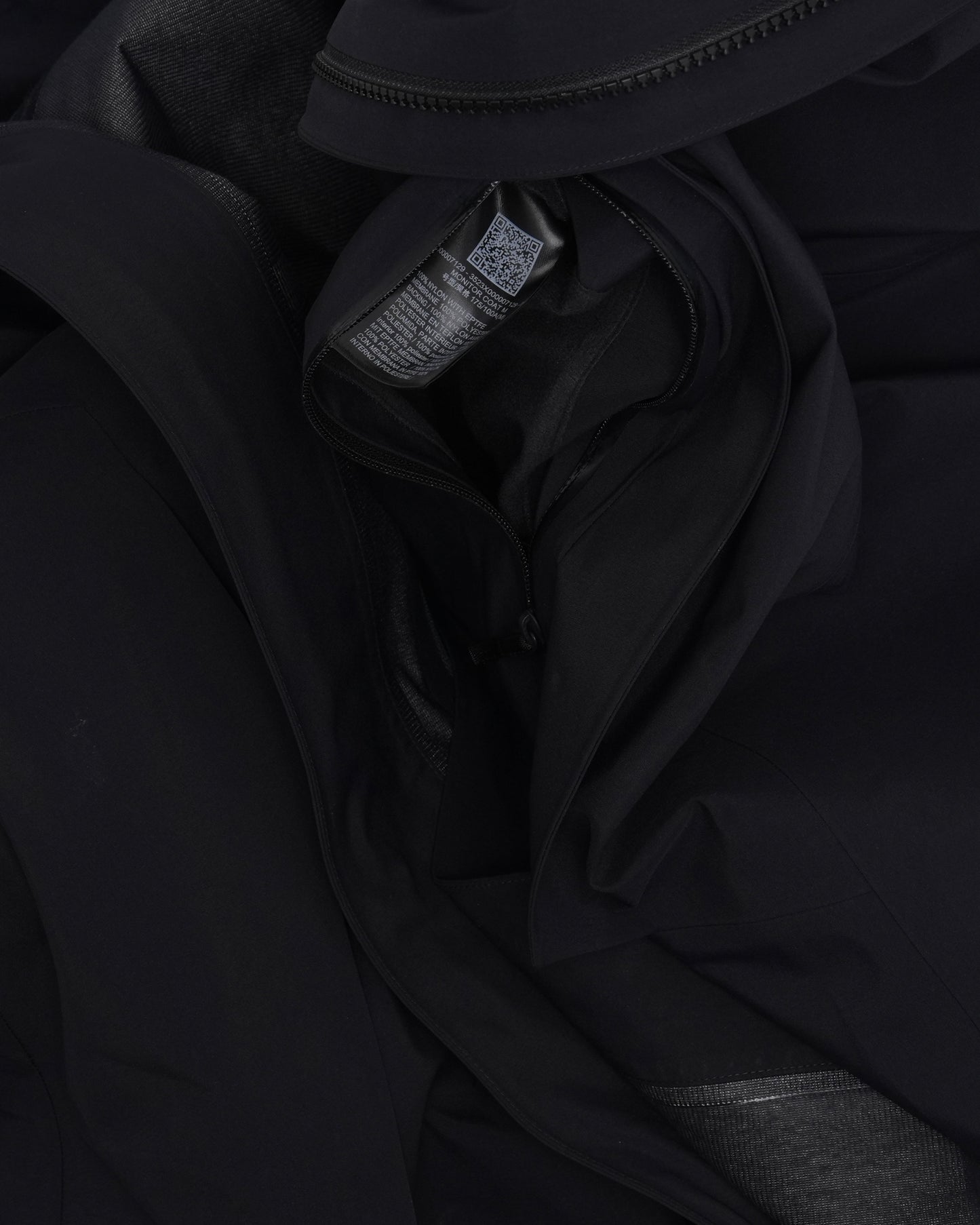 Veilance Monitor Coat