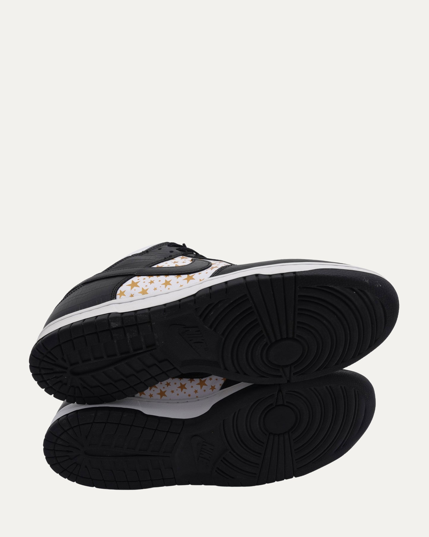 SB Dunk Low Supreme Stars