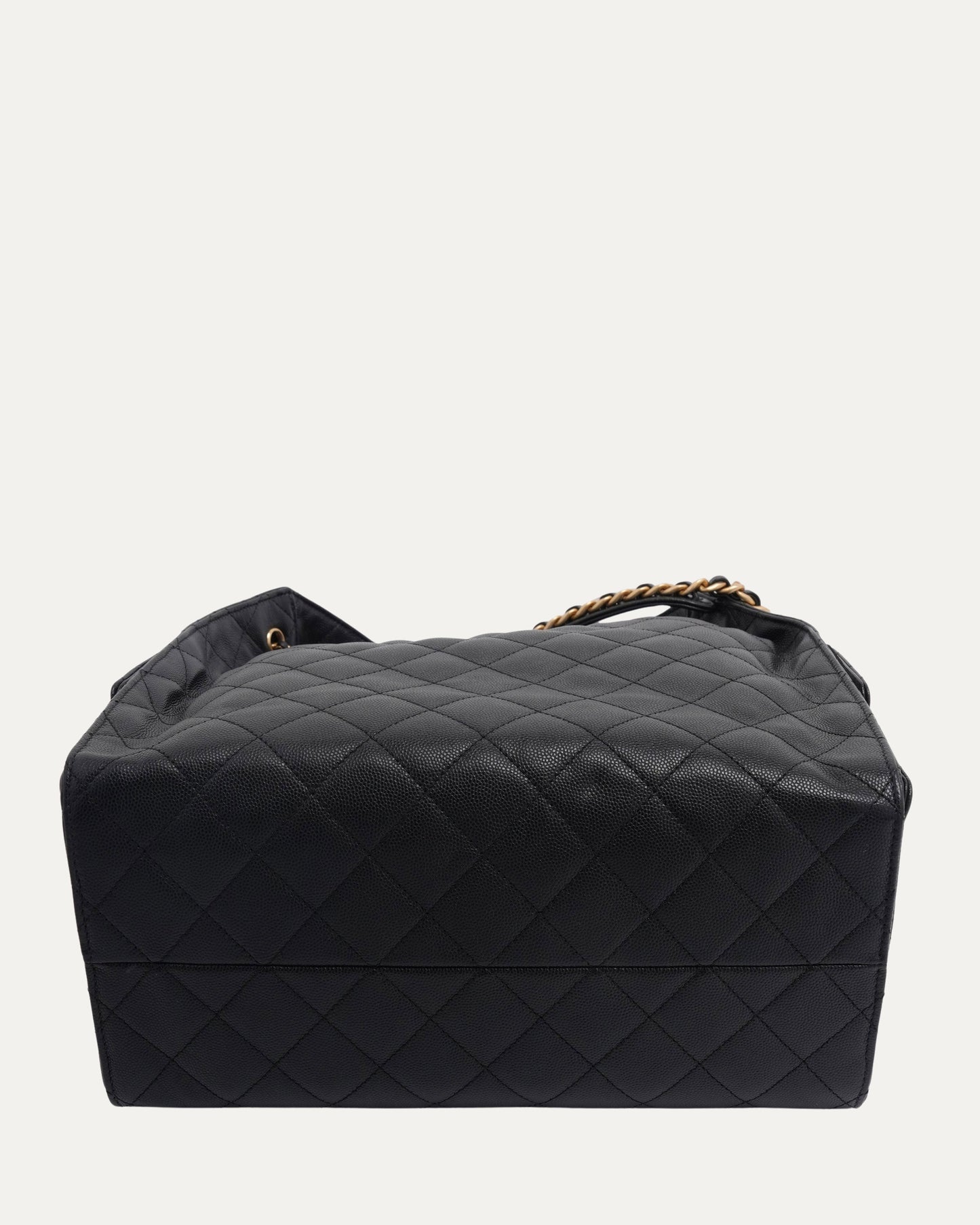 Caviar Quilted Medium 25 Hobo Bag