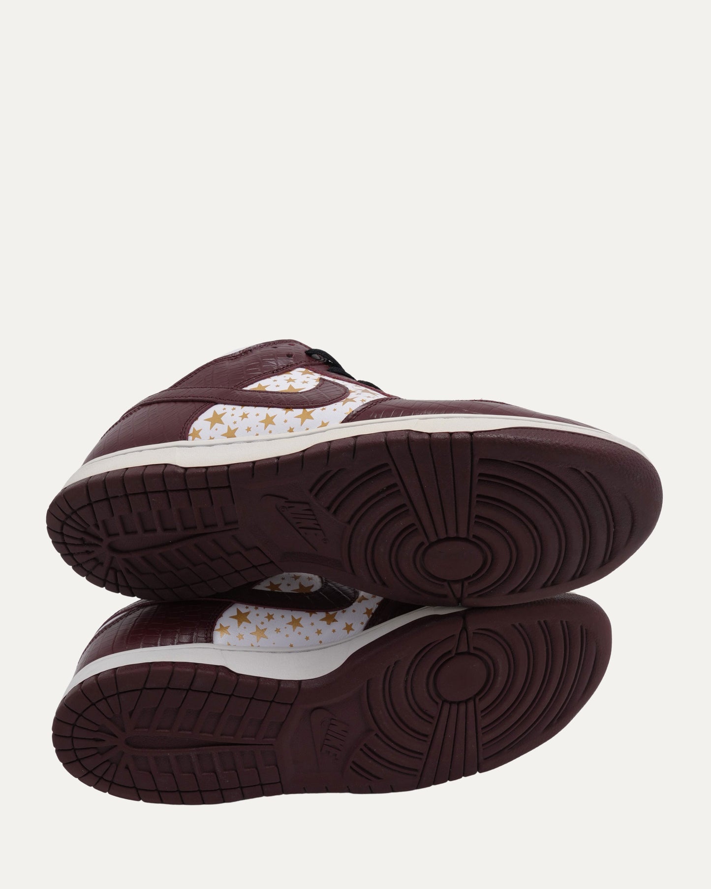SB Dunk Low Supreme Stars