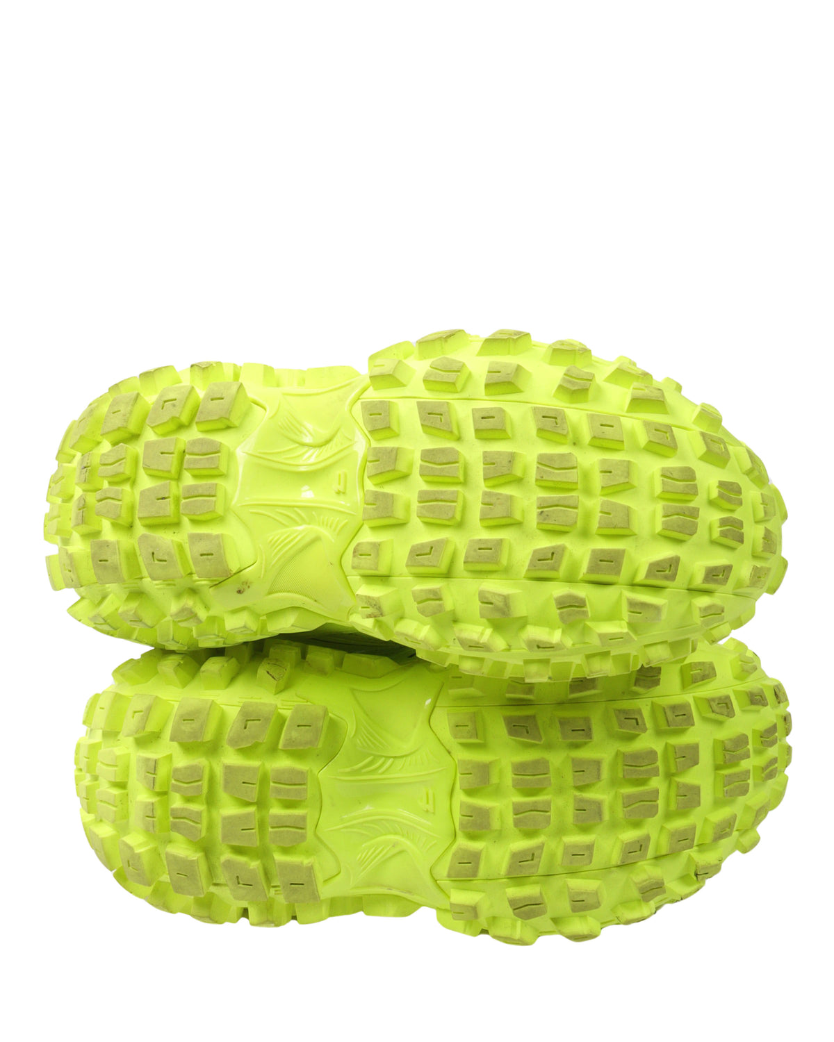 Defender Sneaker