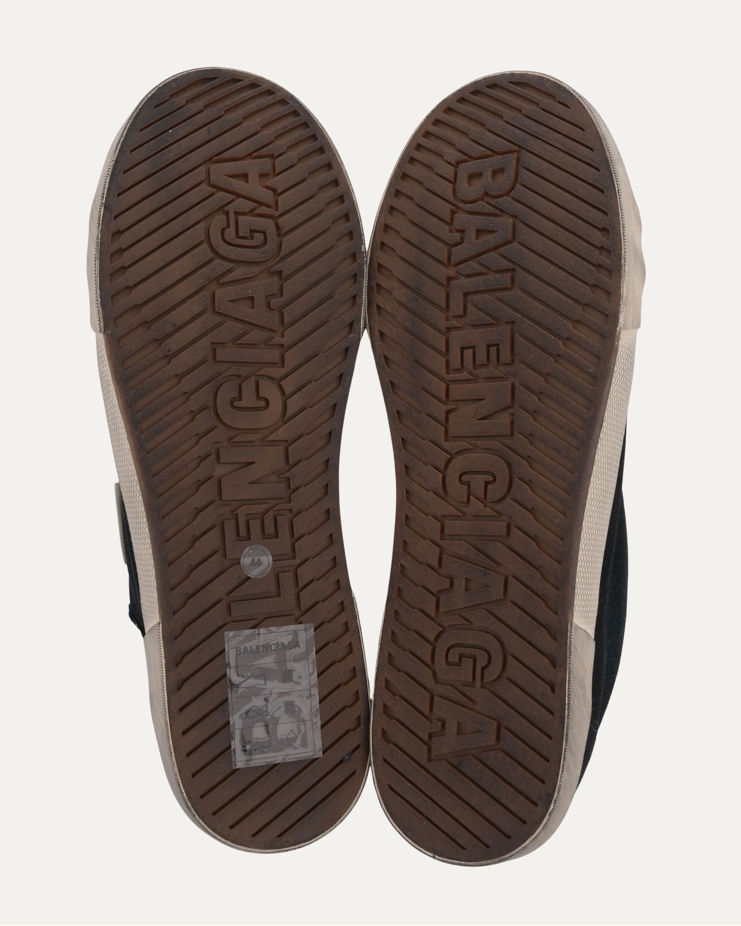Low Top Paris Sneakers