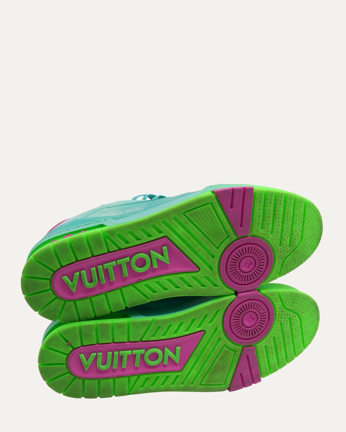 Ombre LV Trainer