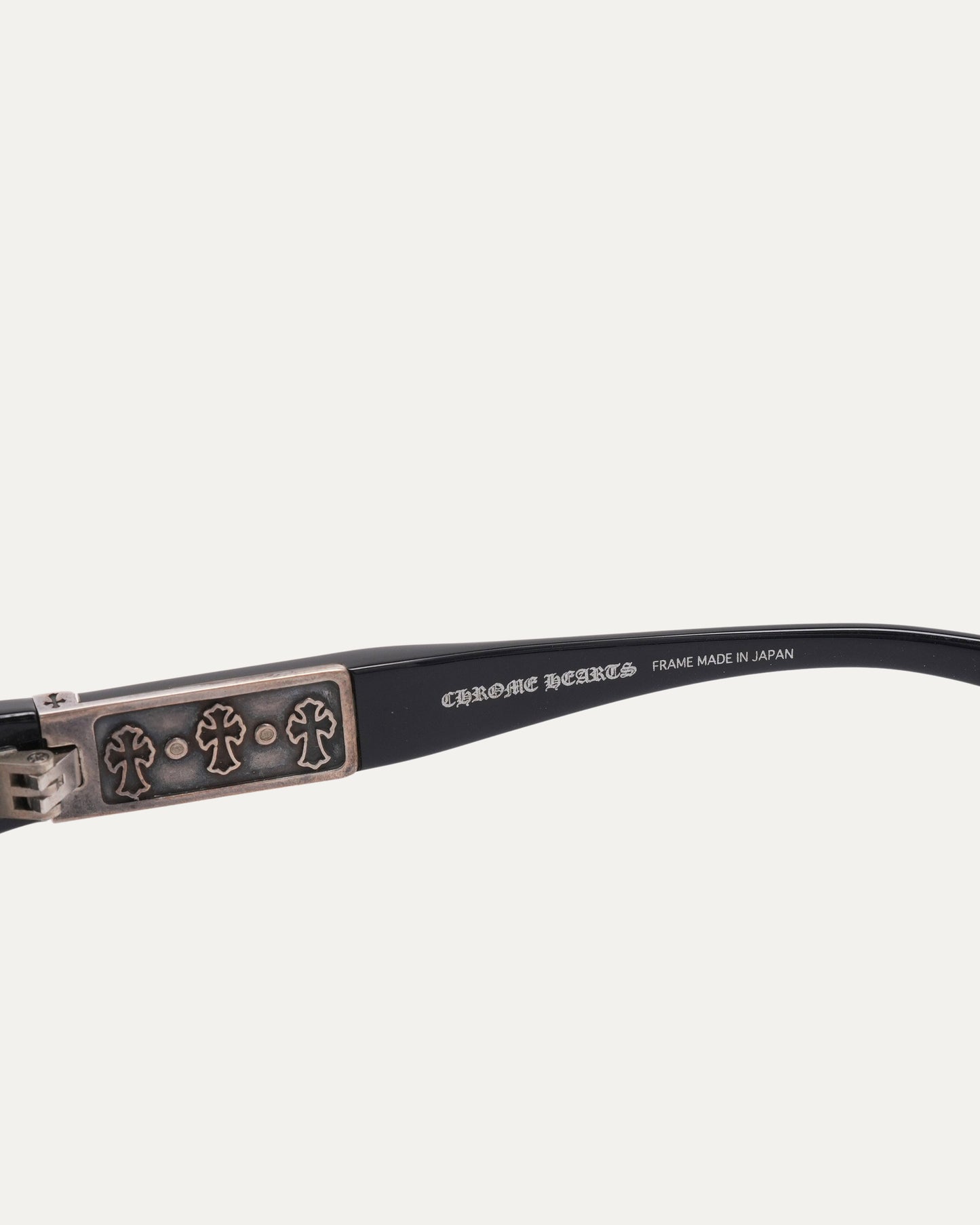 Dismembered Eyeglasses