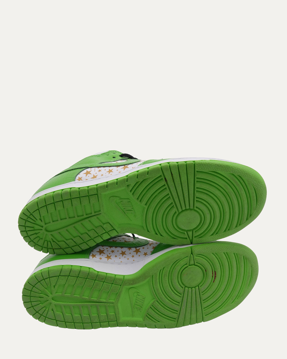 SB Dunk Low Supreme Stars