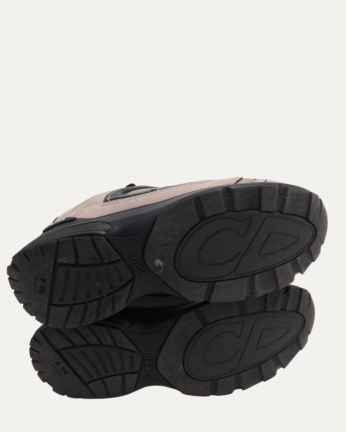 B30 Sneakers