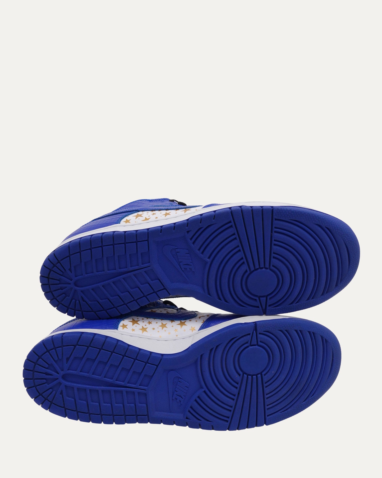 SB Dunk Low Supreme Stars