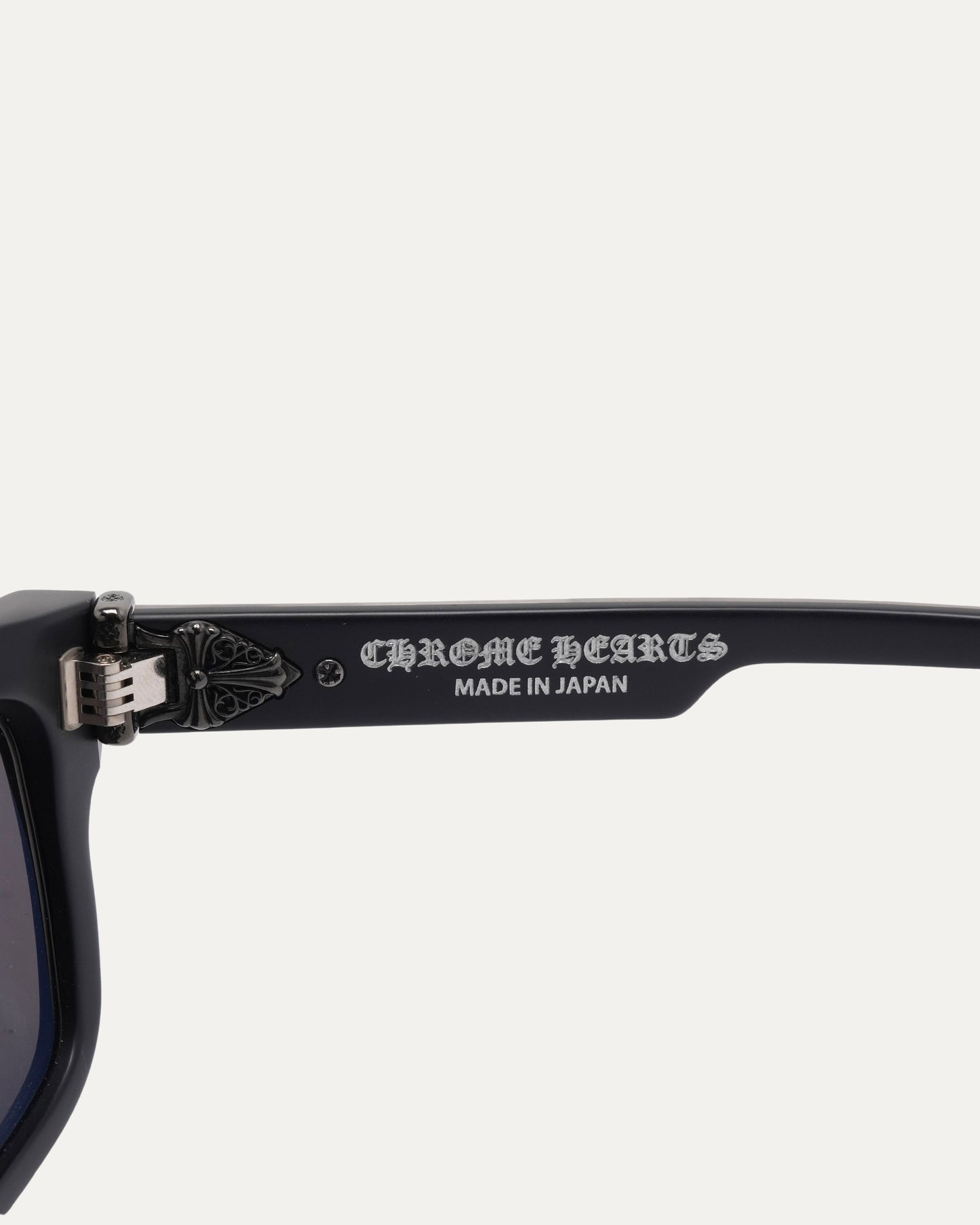 Matte and Gloss Box Officer Sunglasses