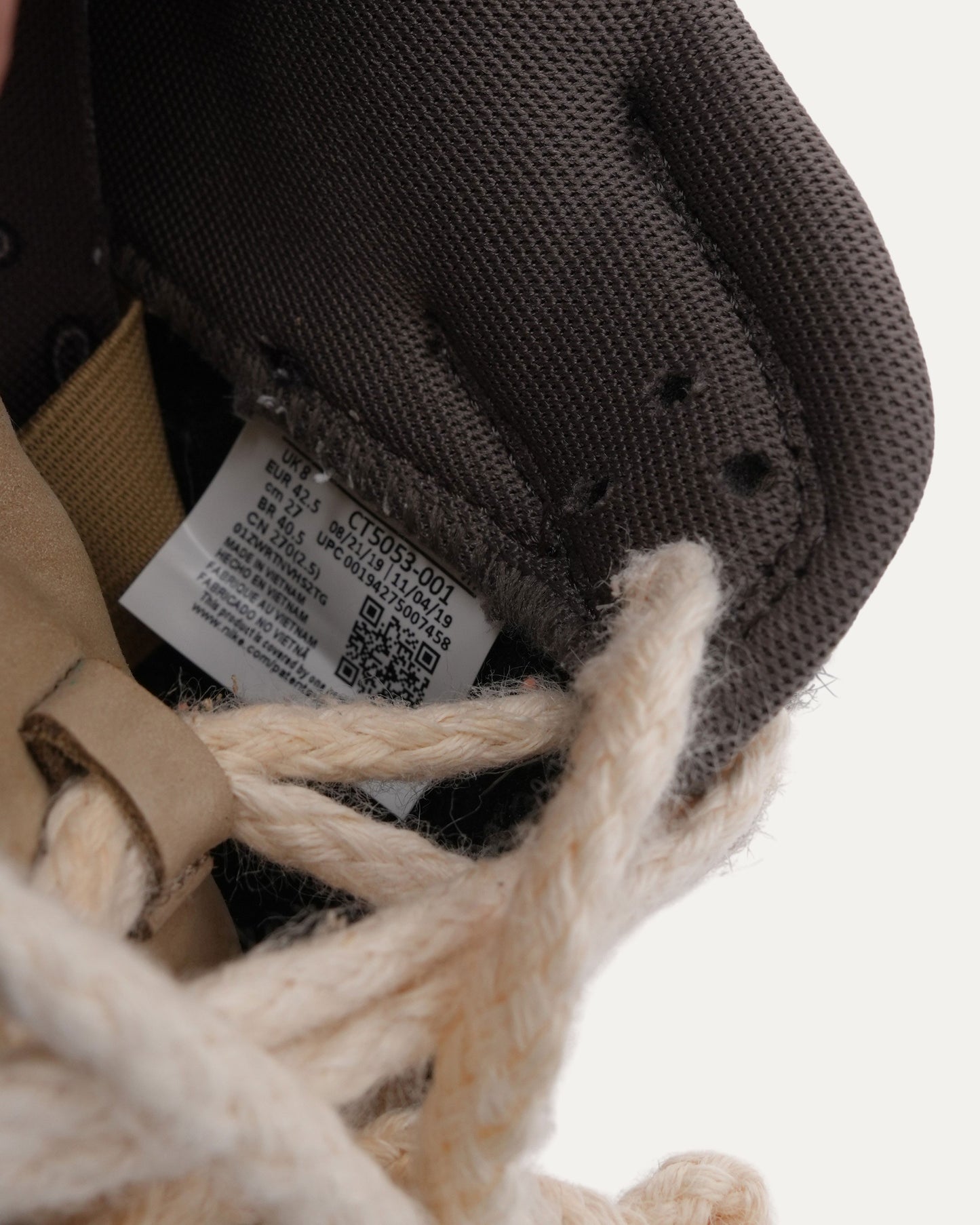 SB Dunk Low Travis Scott