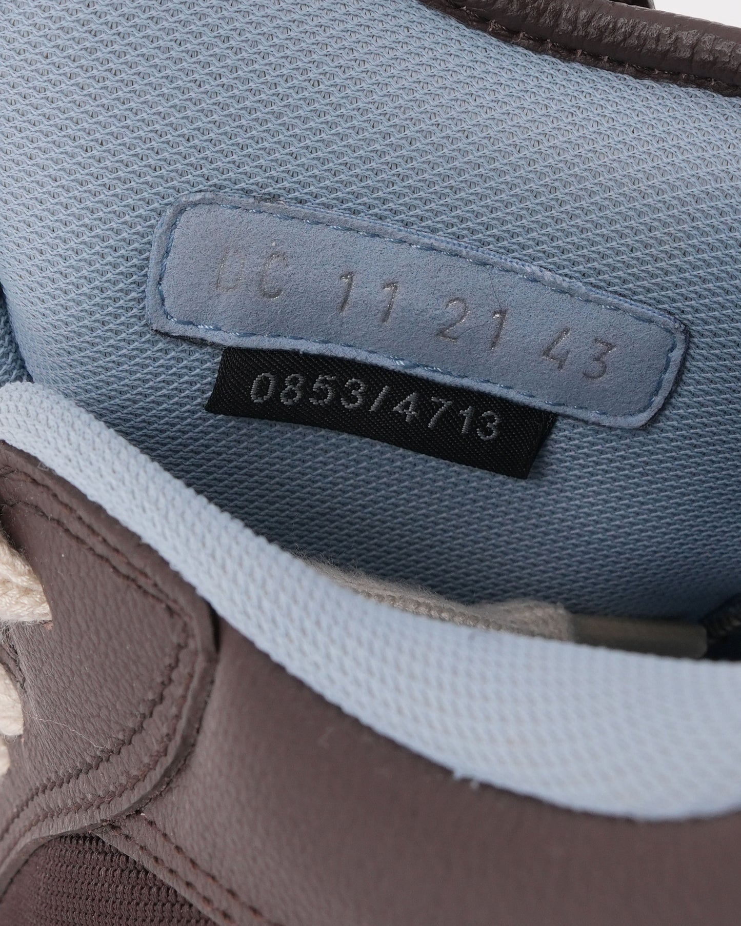 Travis Scott B713 Sneaker