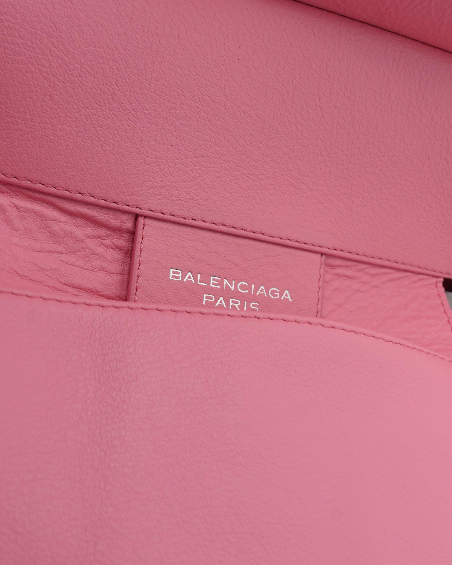 Veau Papier Sight Clutch