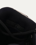 B30 Sneakers