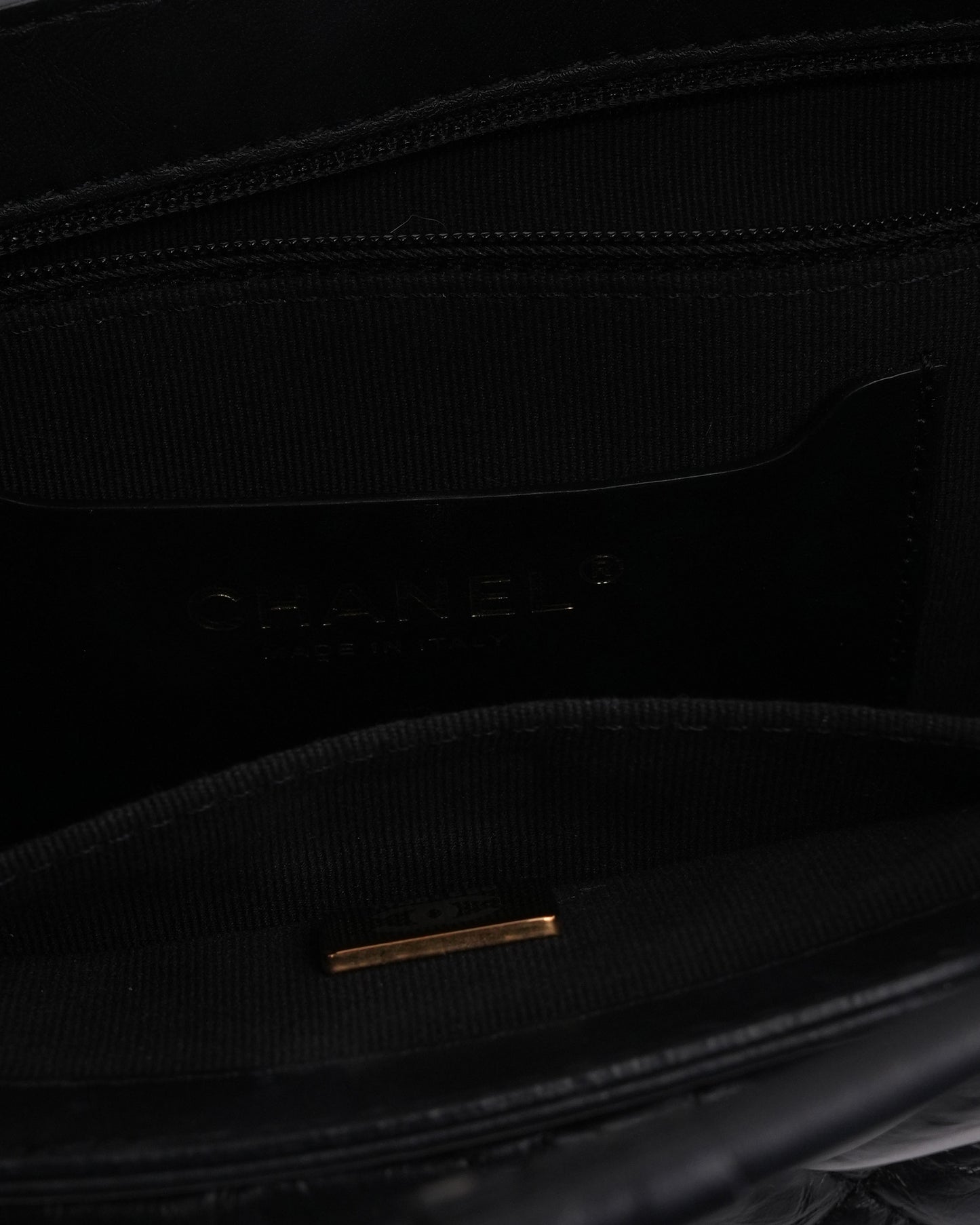 Graphic Catch Flap Bag