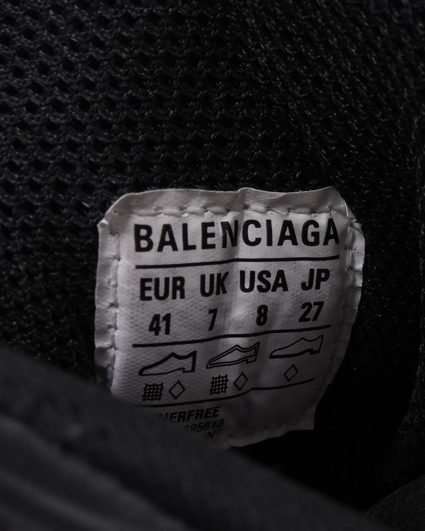 Defender Sneaker