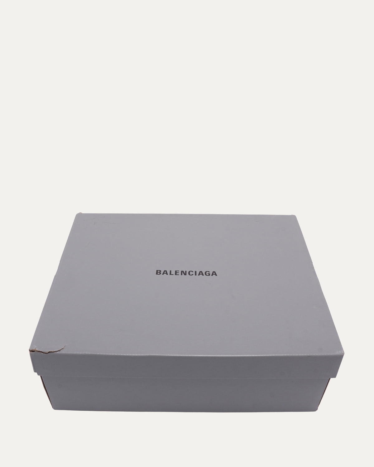 Defender Sneaker