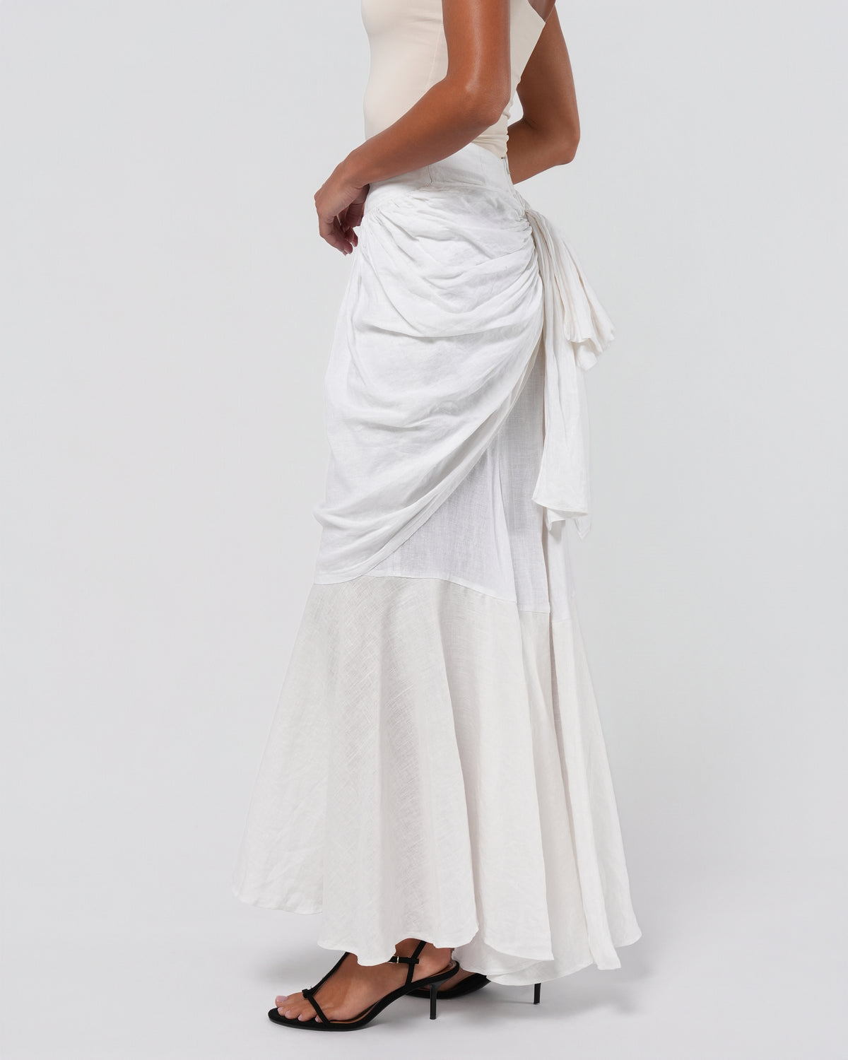 1990s Linen Skirt With Bustle