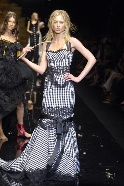 SS 2006 Gingham And Lace Runway Gown