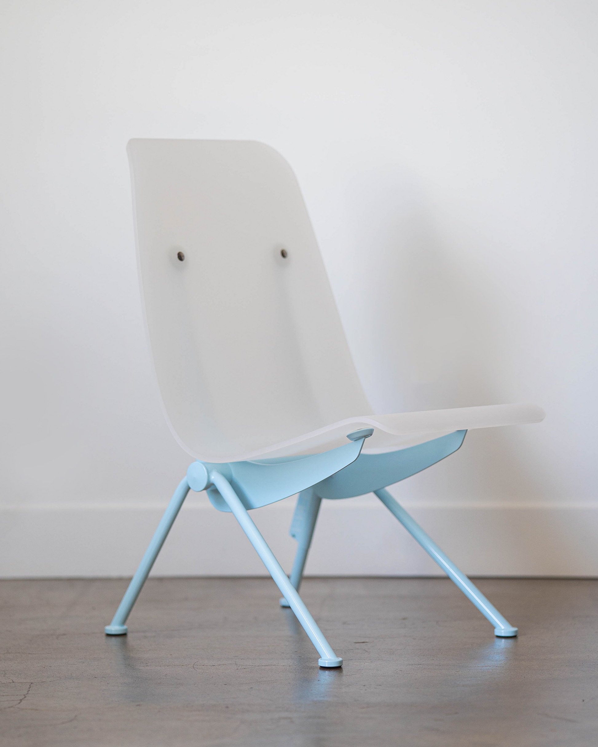 Virgil Abloh Jean Prouve Off White Vitra Antony Chair (Baby blue Virgil Abloh Jean Prouve Off White Vitra Antony Chair (Baby blue