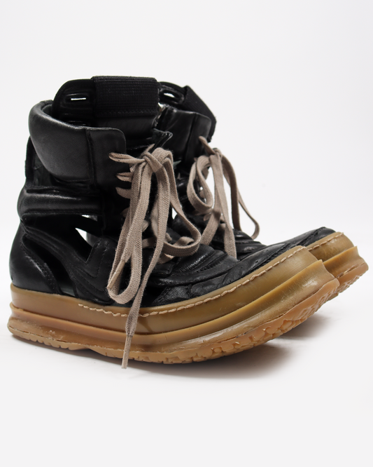 Cut-out Dunk