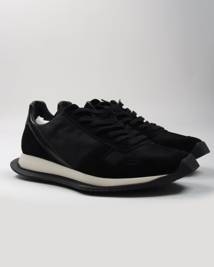 New Vintage Lace-Up Runner