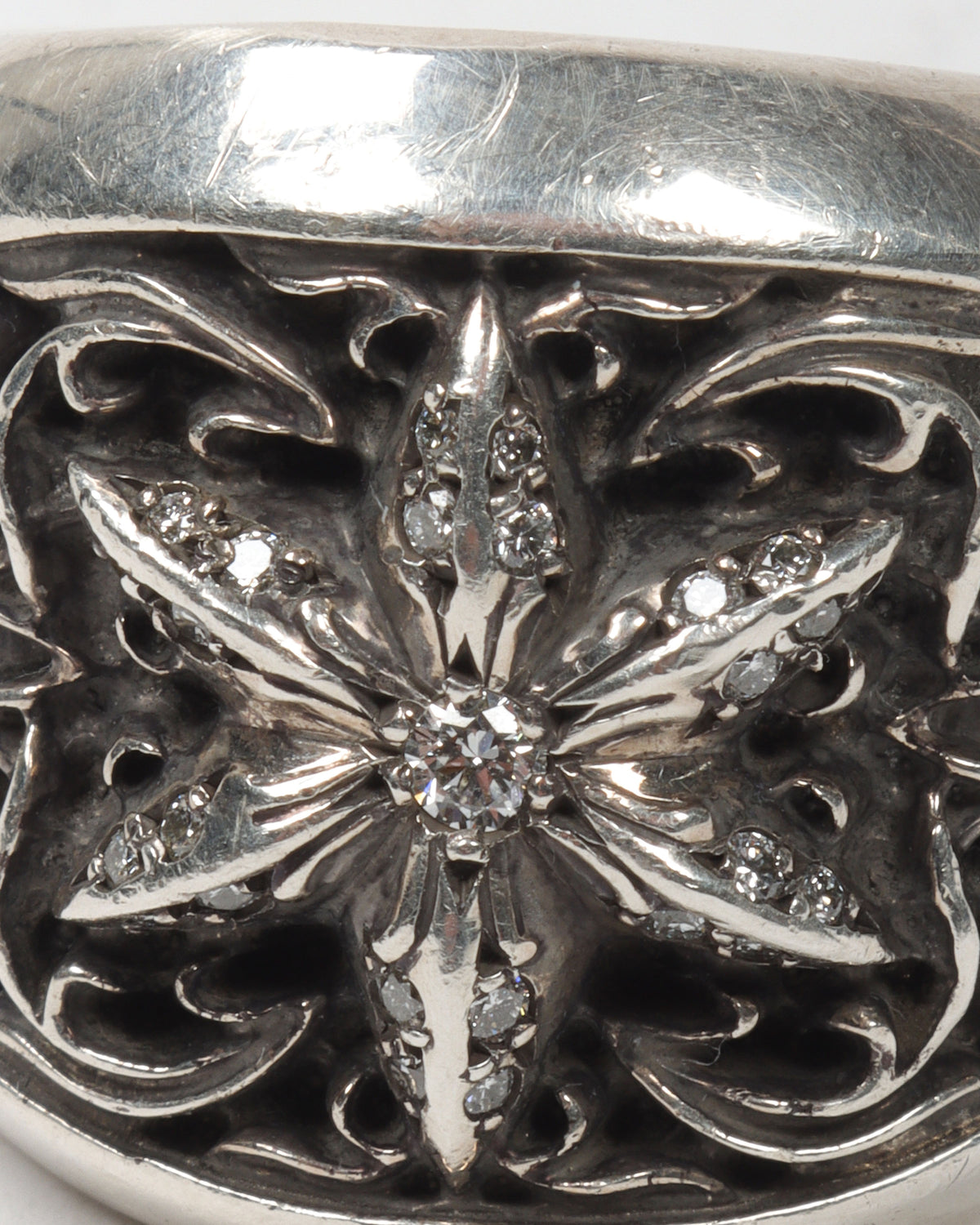 Diamond Embellished Star Band Ring