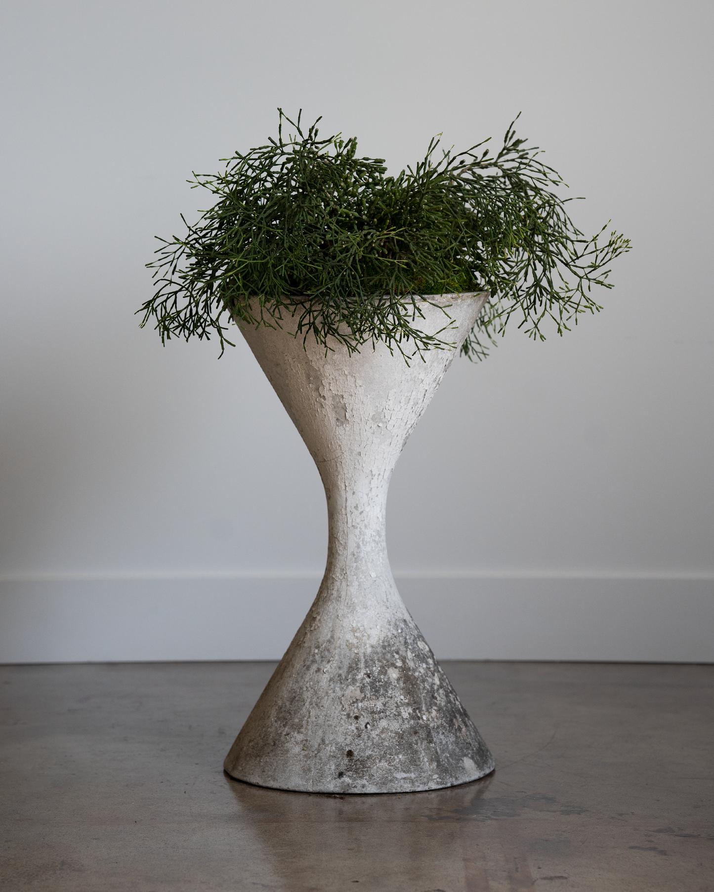 Hourglass Planter (Medium)