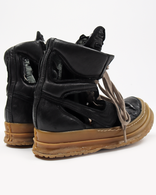 Cut-out Dunk