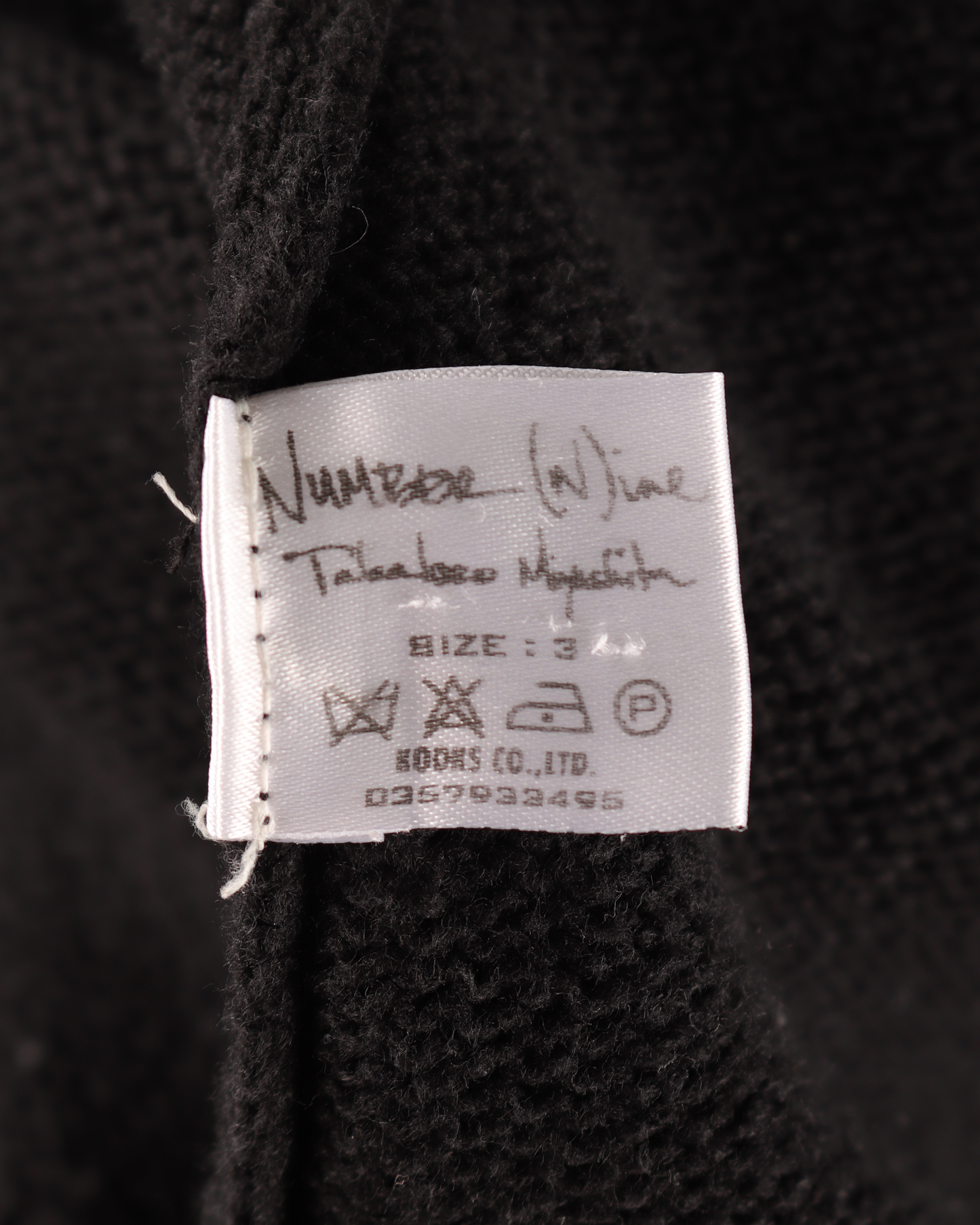 04 Noir Sweater