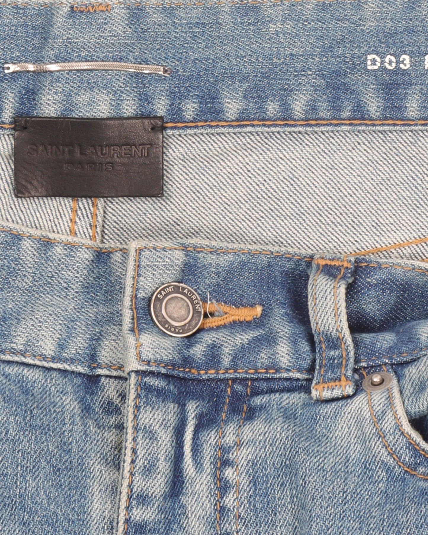 D03 Blue Jeans