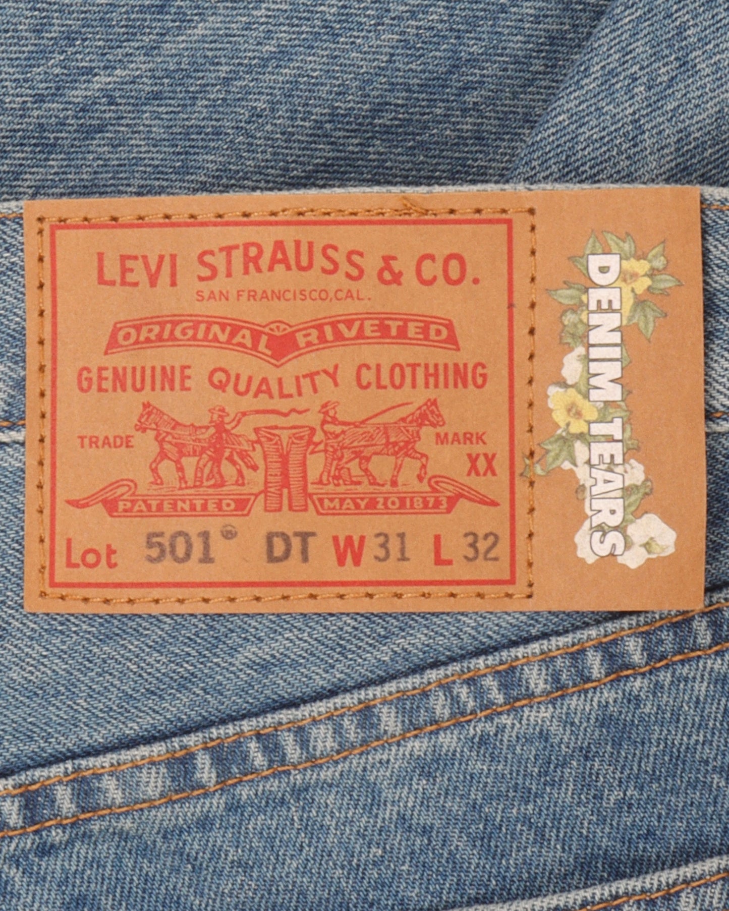 Levi Light Wash Jeans