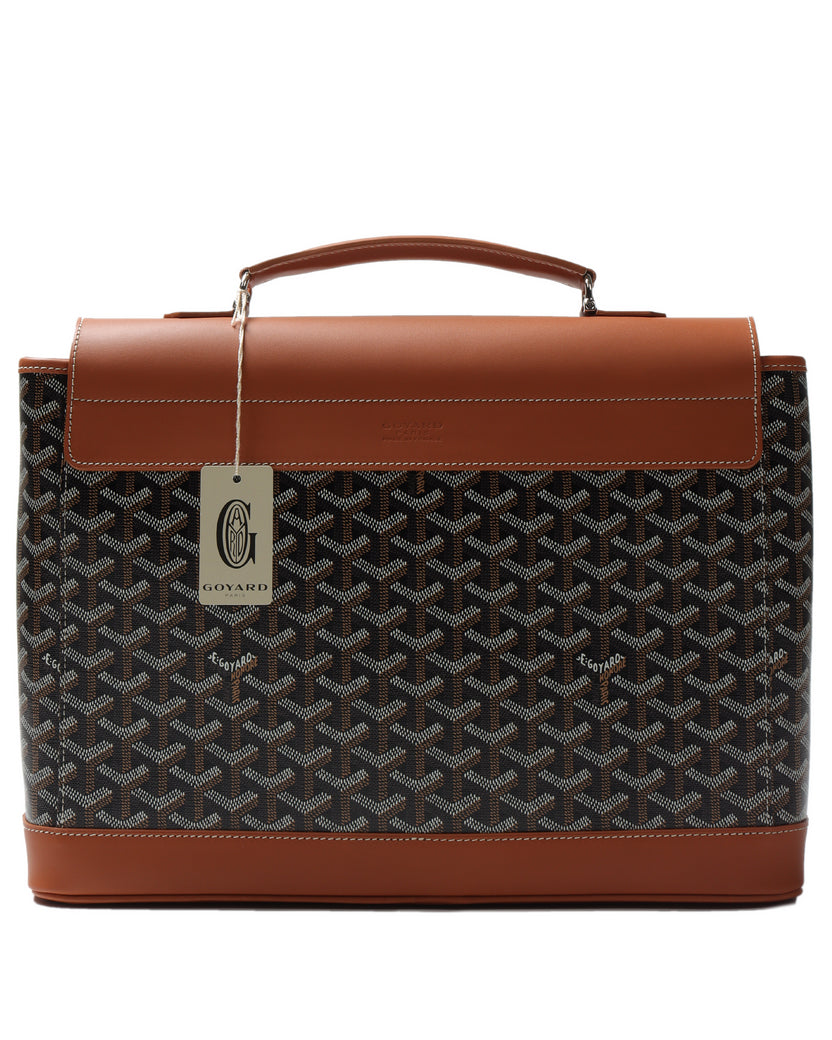URBAN DANDY With the Citadin messenger bag, Goyard revisits the satchel,  and brings a new urban sensibility to this essential of the male  contemporary, By Maison Goyard