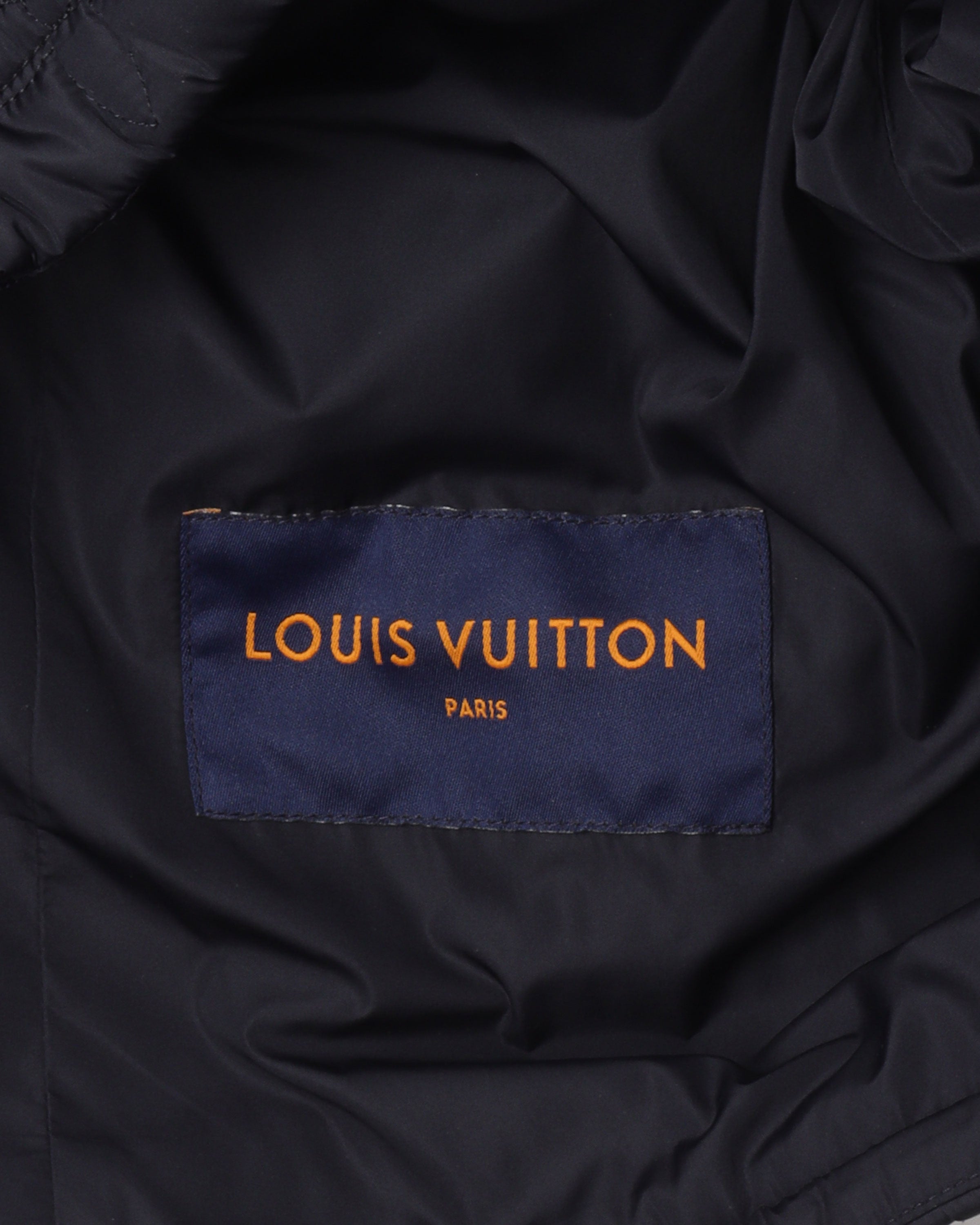 KIDS LOUIS VUITTON WHITE PUFFER JACKET SIZE 16/17 - Able Auctions