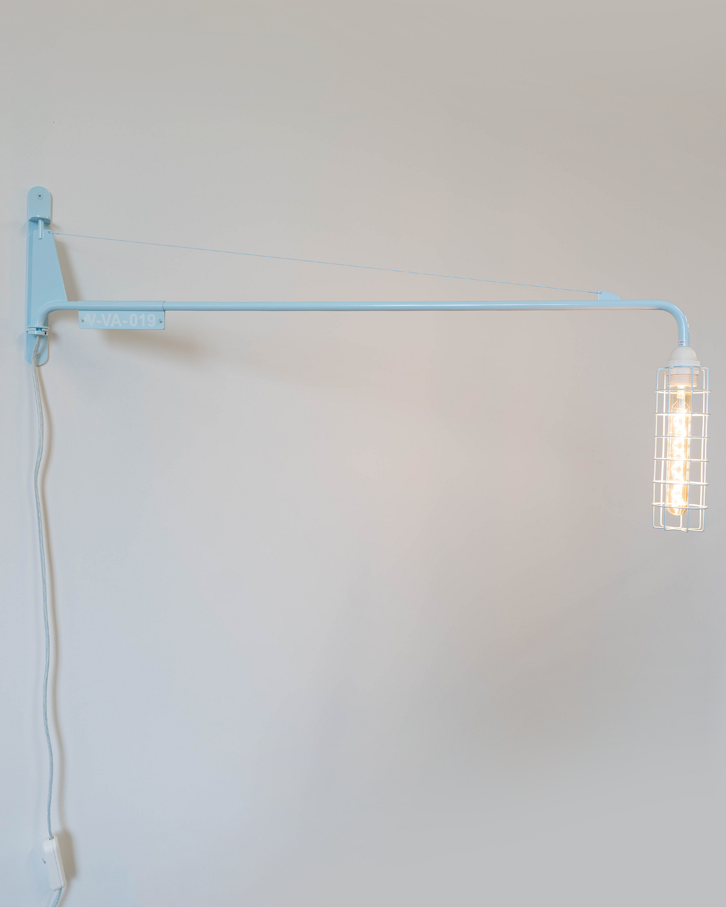 Vitra Petite Potence (Baby blue)