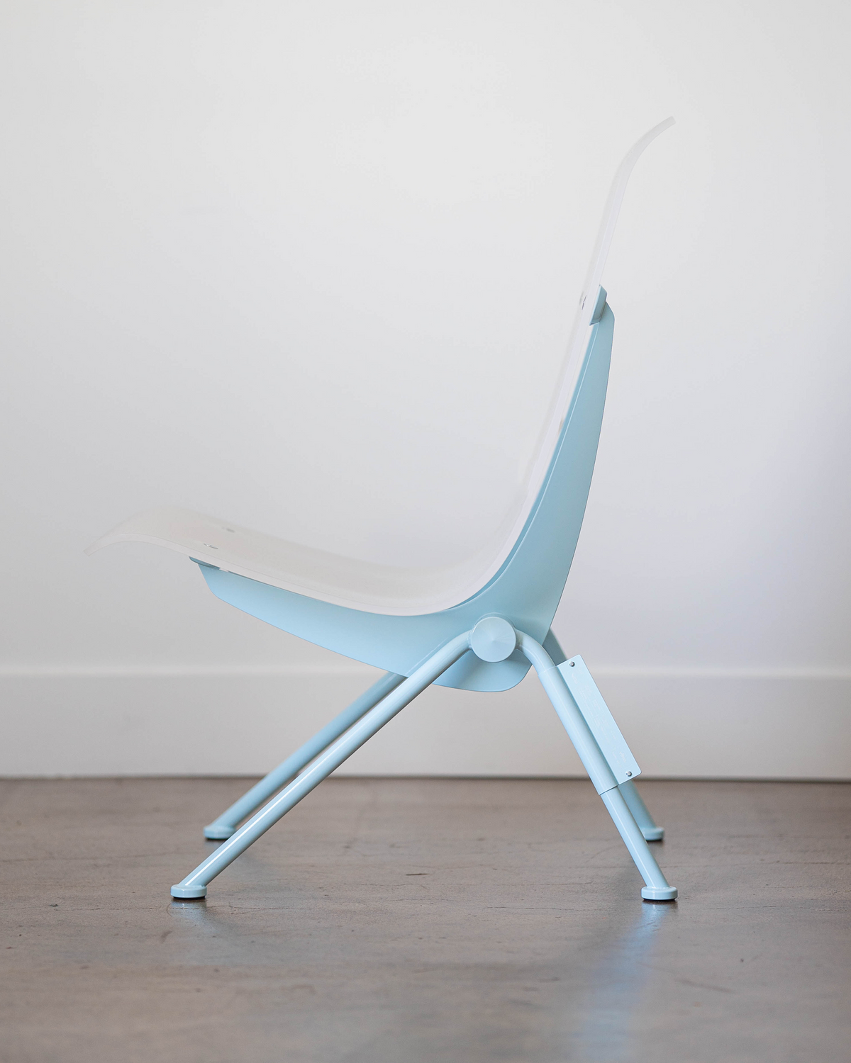 Vitra Antony Armchair (Baby blue)