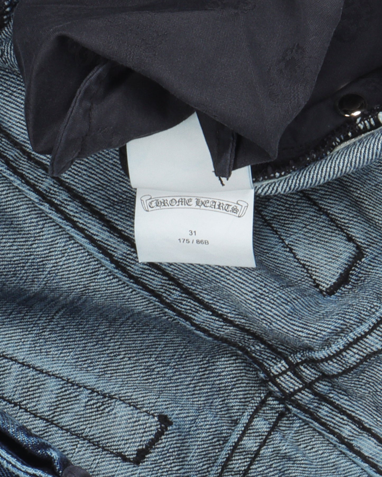 Fluer Knee Denim w/ 31 Patches