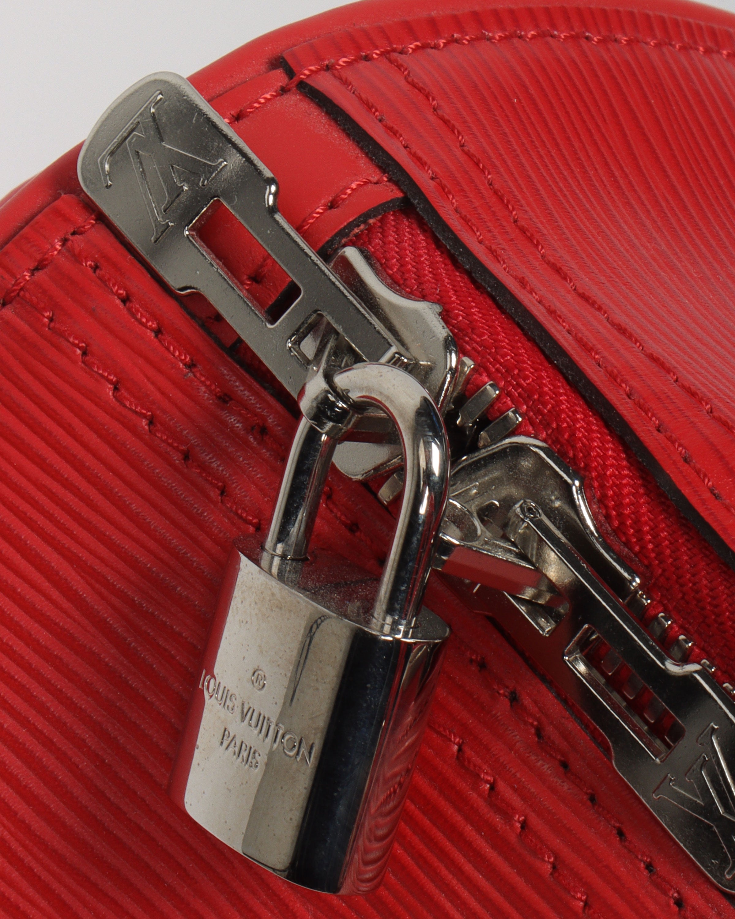 Bolso de viaje Louis Vuitton X Supreme Keepall Bandouliere 45/edición  limitada